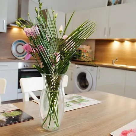 Lejlighed Gemuetliche 144qm Altbauwohnung In Am Hbf *