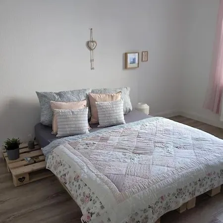 Gemuetliche 144qm Altbauwohnung In Am Hbf Lejlighed