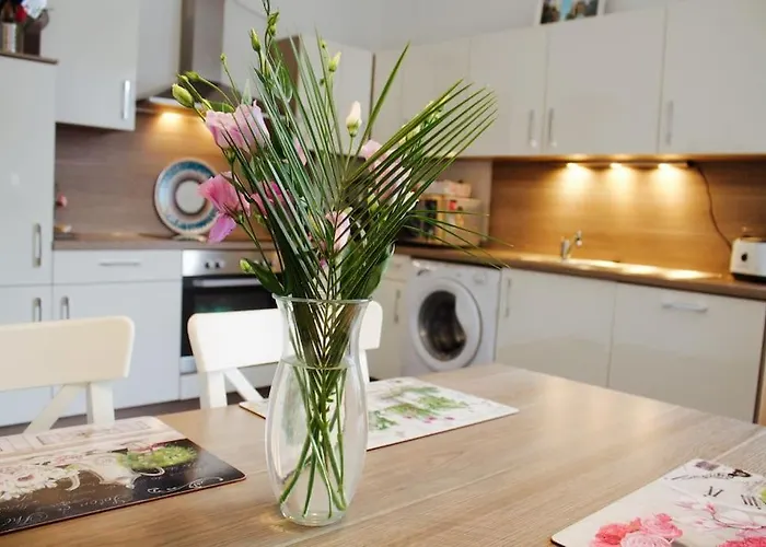 Апартаменты Gemuetliche 144qm Altbauwohnung In Am Hbf *