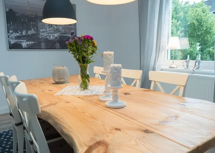 Gemuetliche 144qm Altbauwohnung In Am Hbf