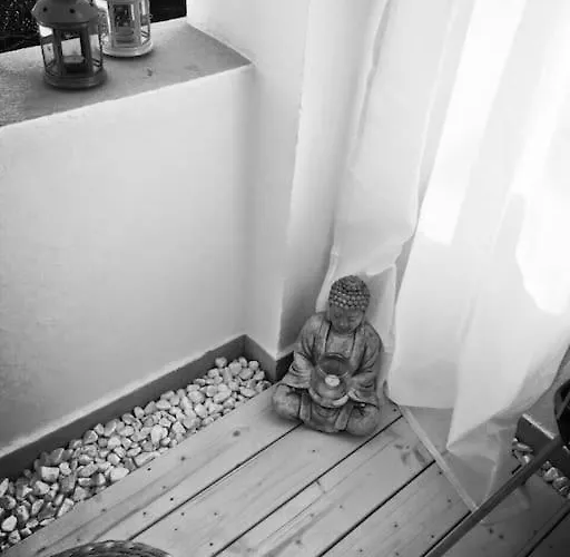 Апартаменты Gemuetliche 144qm Altbauwohnung In Am Hbf