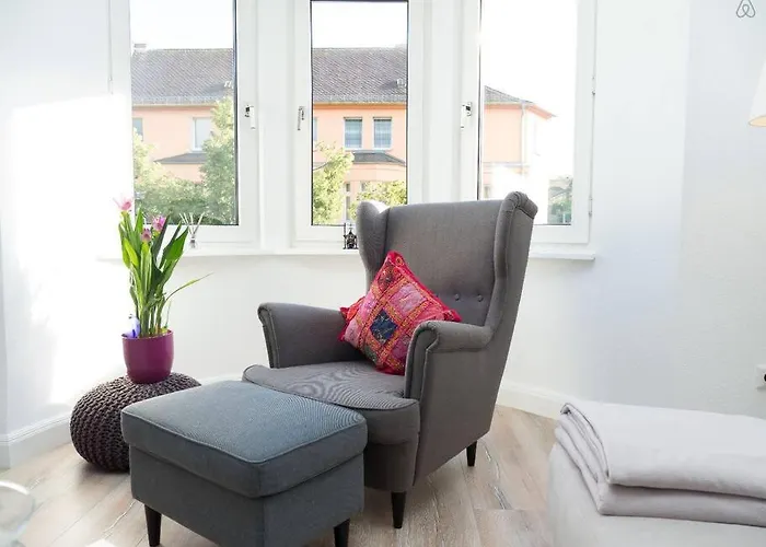 Апартаменты Gemuetliche 144qm Altbauwohnung In Am Hbf *