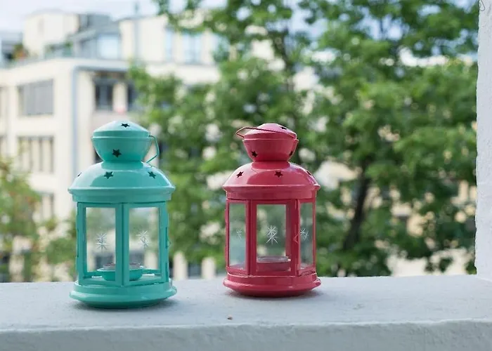 Gemuetliche 144qm Altbauwohnung In Am Hbf *