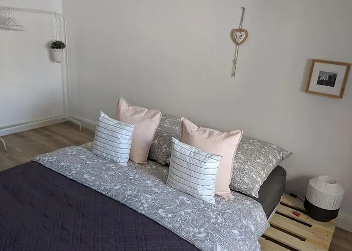 Gemuetliche 144qm Altbauwohnung In Am Hbf Апартаменты *